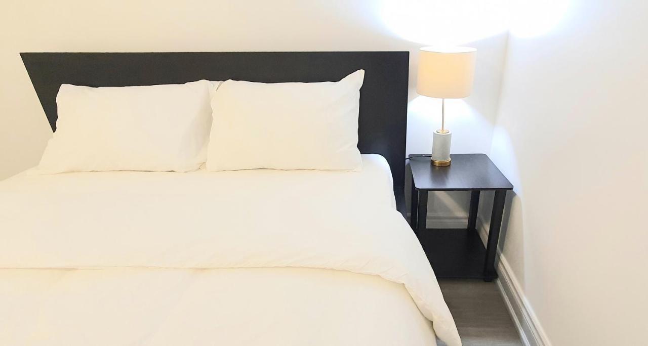 A Home Away 토론토 외부 사진